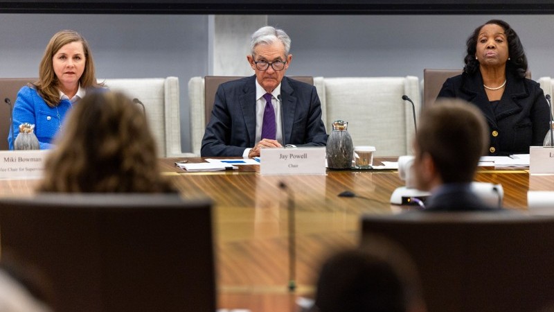 FX Daily: Turning a blind eye to Fed independence risk | articles