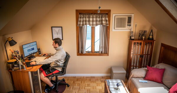 In the Wake of the Pandemic, Flexible Work Arrangements Made Workers Less Likely to Start Their Own Businesses‌