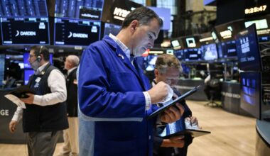 S&P 500, Dow Retreat From Record Highs as Tech Stocks Tumble; Nvidia, Broadcom Lead Chip Sector Slump