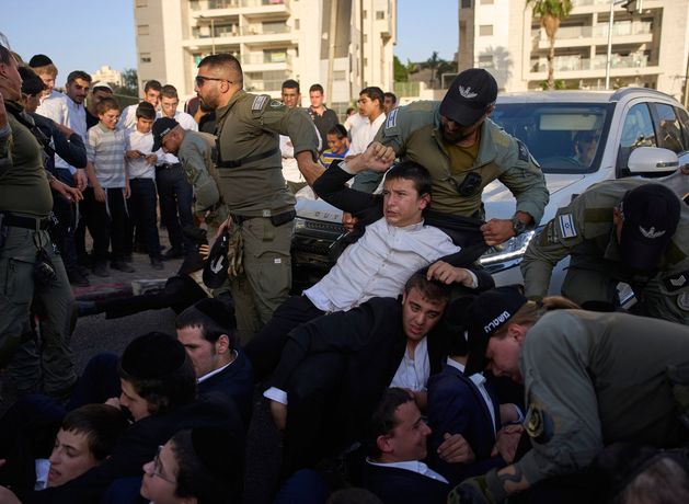 Israel calls up 60,000 reservists as first stage in Gaza City takeover begins
