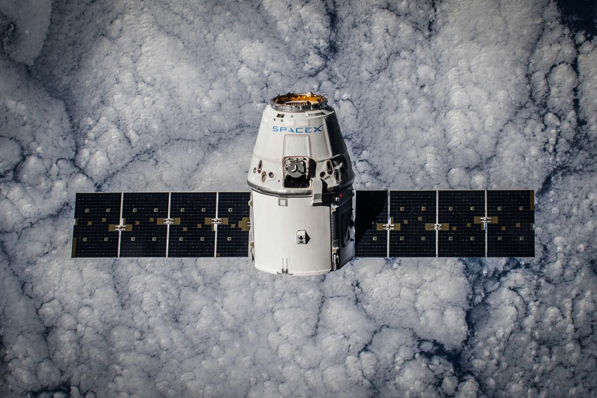 SpaceX Sends 24 Starlink Satellites into Space