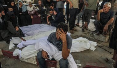 Israel steps up Gaza City attack, ending pauses for aid deliveries – The Irish Times