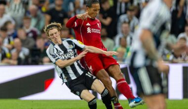 NEWCASTLE-UPON-TYNE, ENGLAND - Monday, August 25, 2025: Liverpool's captain Virgil van Dijk is challenged by Newcastle United's Anthony Gordon during the FA Premier League match between Newcastle United FC and Liverpool FC at St James' Park. (Photo by David Rawcliffe/Propaganda)