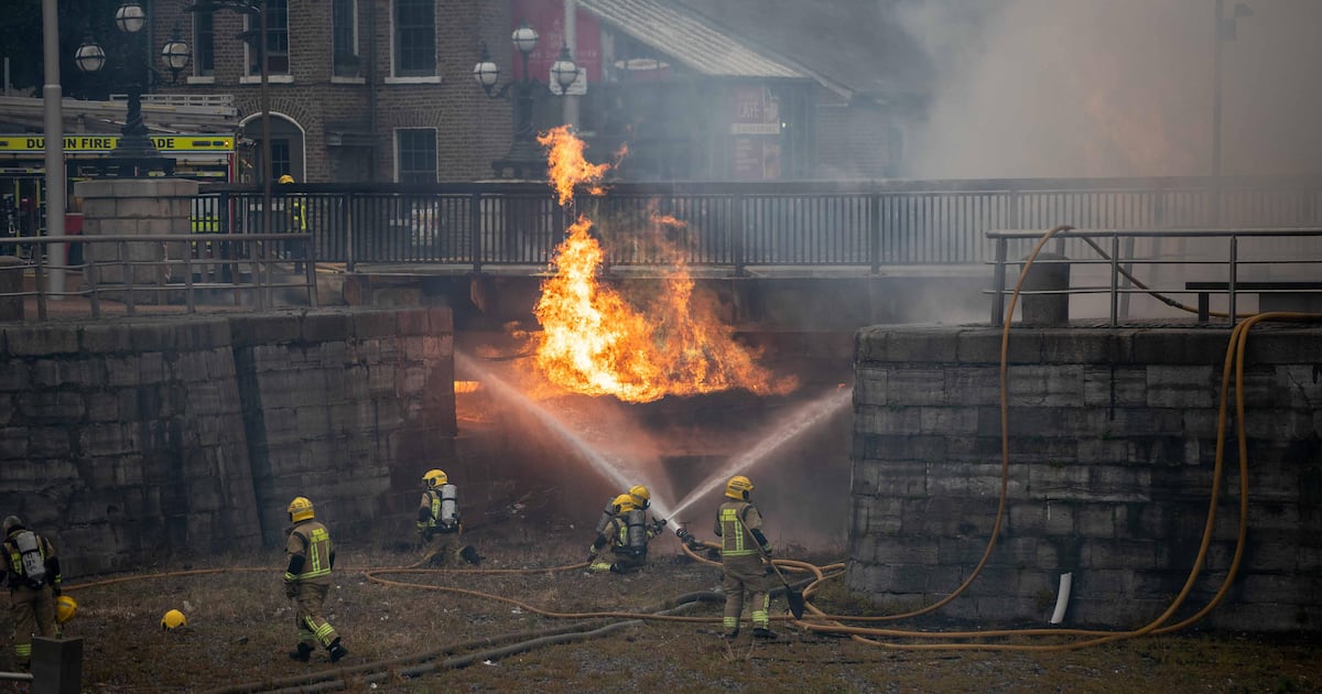 Firefighters tackle blaze near IFSC in Dublin city centre – The Irish Times