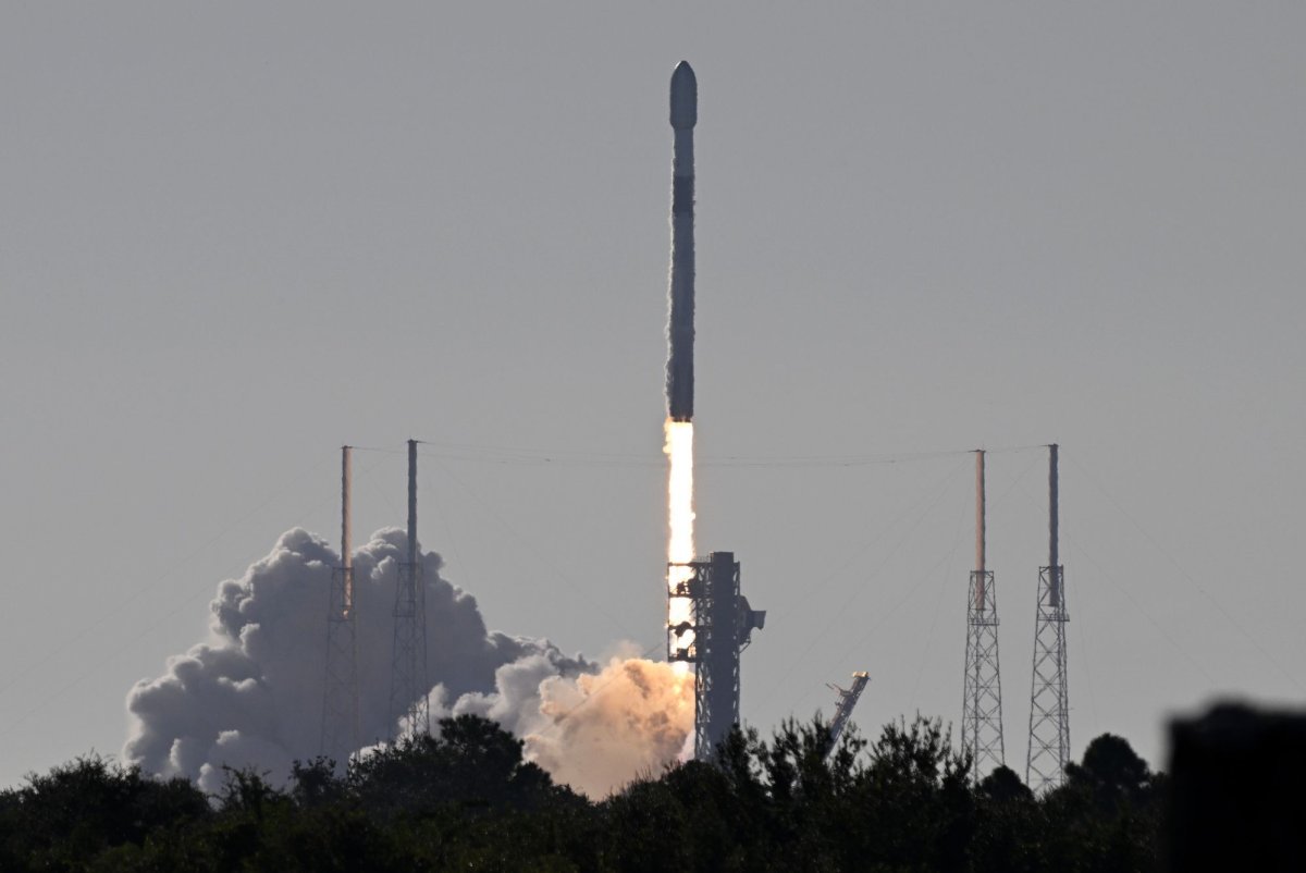 SpaceX launches 28 Starlink satellites from Florida