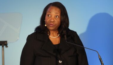 US long-term debt sells off after Trump’s attempted firing of Fed governor – The Irish Times