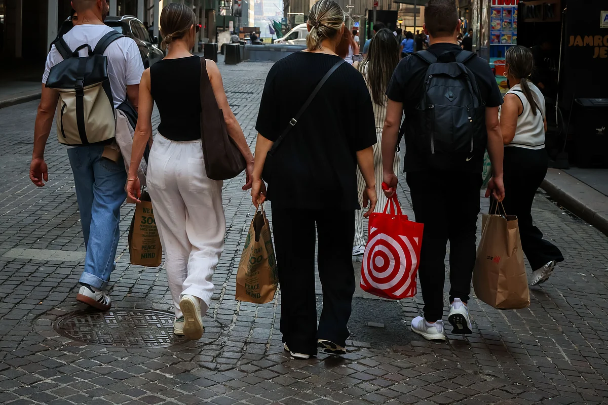 US Retail Sales Point To Resilience