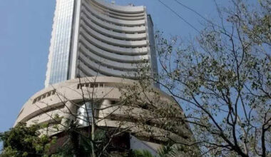 Stock Market Highlights: Sensex settles 271 pts lower, Nifty below 24,450 as RIL, tariff worries weigh on... - The Economic Times