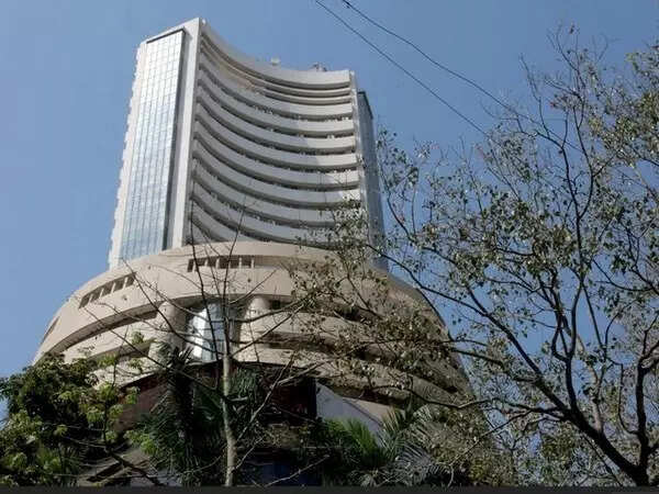 Stock Market Highlights: Sensex settles 271 pts lower, Nifty below 24,450 as RIL, tariff worries weigh on... - The Economic Times