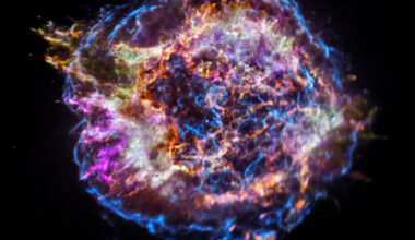 NASA's Chandra Reveals Star's Inner Conflict Before Explosion