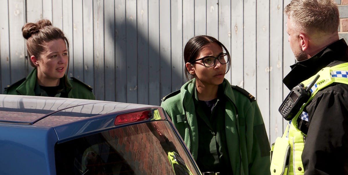 Asha panics as she finds Aadi's car at a crash site