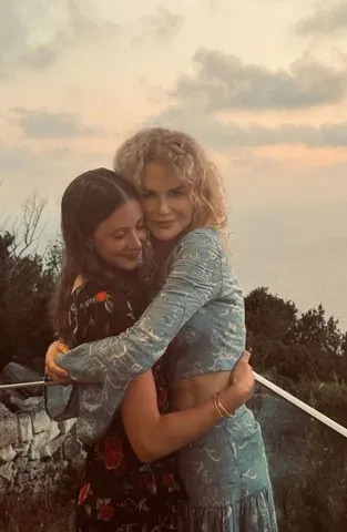 Instagram Nicole Kidman wearing curly hair with her daughter Sunday Rose