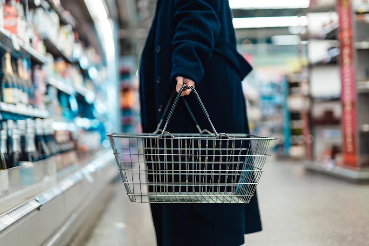 Consumer sentiment falls for first time in 4 months as inflation expectations surge