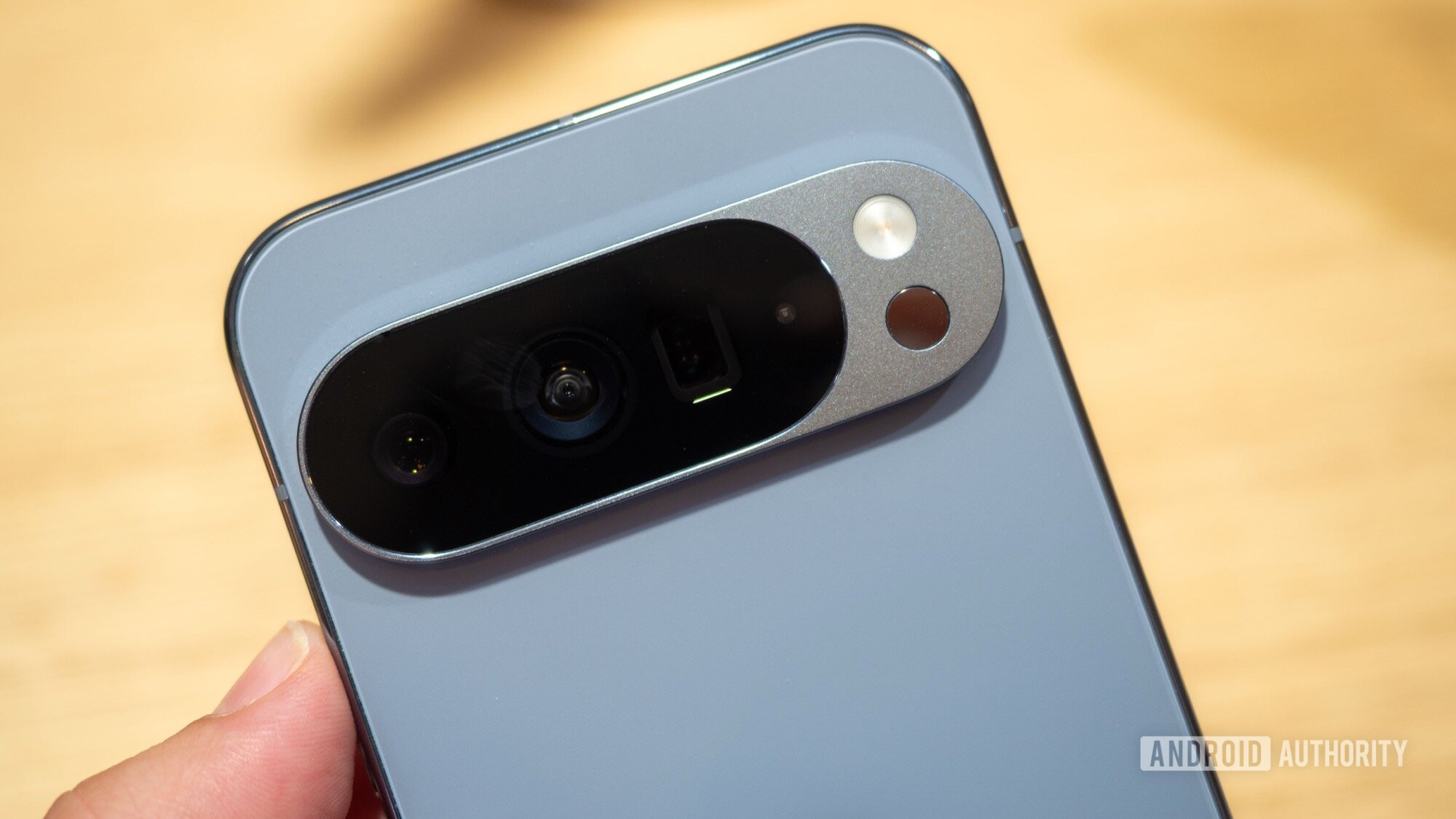 google pixel 10 pro xl moonstone back camera 1