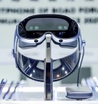 The vivo Vision Mixed Reality headset