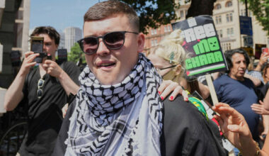 Kneecap's Mo Chara returns to court to face terror charge as UK police warn protesters outside - The Journal