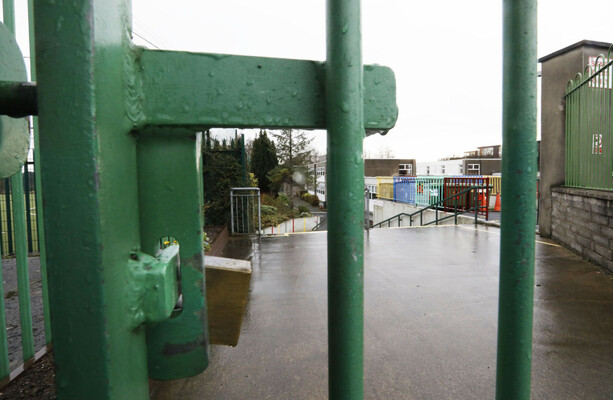 Secretaries and caretakers' strike starting next week could force some primary schools to close