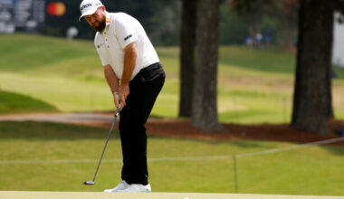 Lowry sinks near 100-foot putt to make FedExCup history, Fleetwood and Henley lead