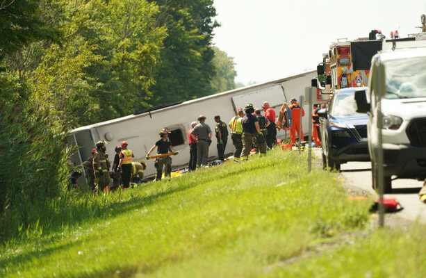 Five people killed after tourist bus crashes in New York state - The Journal