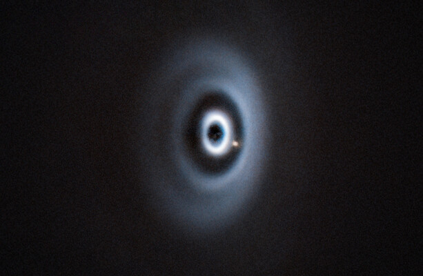 That small dot in the picture? A baby planet just discovered by Irish researchers