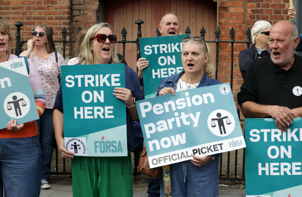 Labour Court urged to intervene in school secretaries and caretakers' strike - The Journal