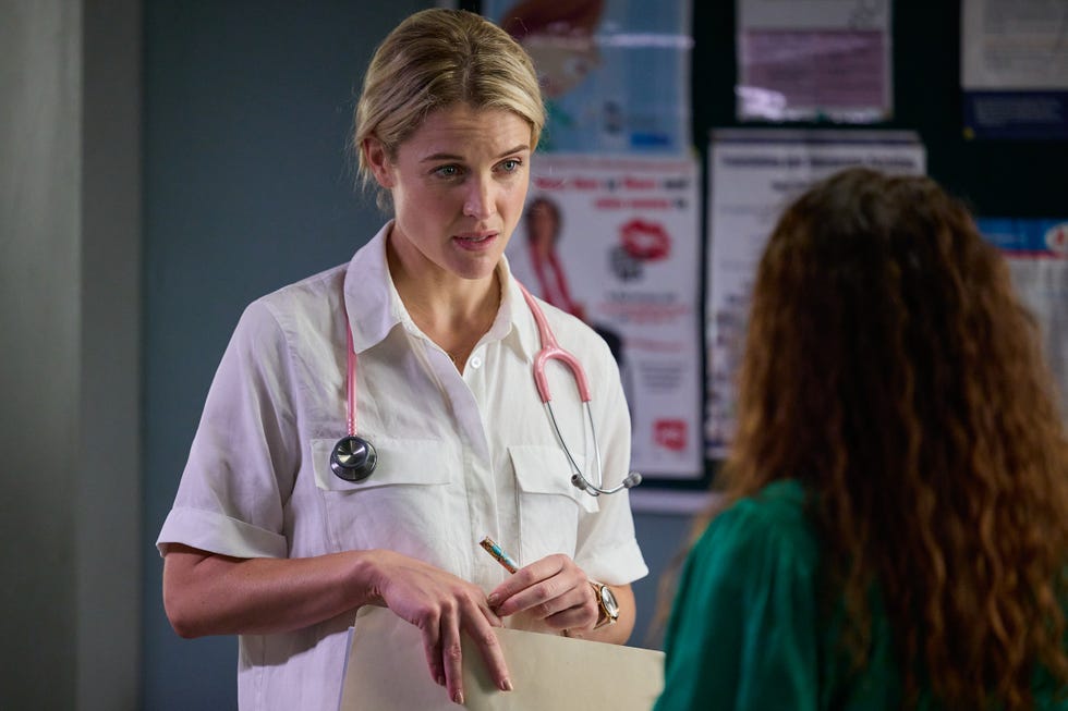 bree cameron and roo stewart in home and away