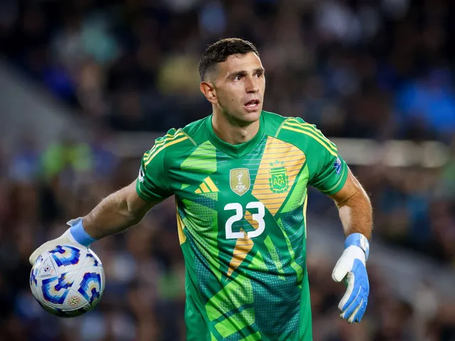 Man United transfer news: Emiliano Martinez absent from Aston Villa squad as goalkeeper 'agrees personal terms' with the Red Devils