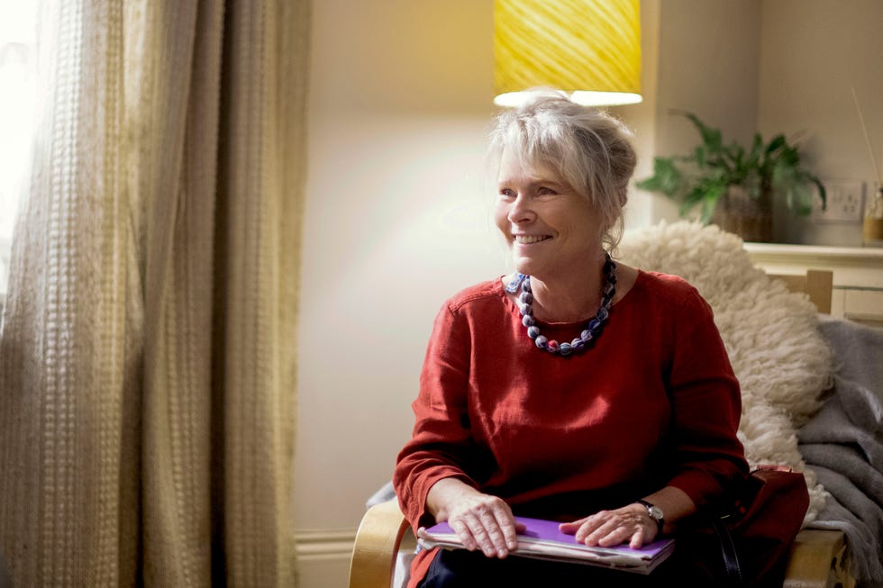 Imelda Staunton, Trying imelda staunton, trying