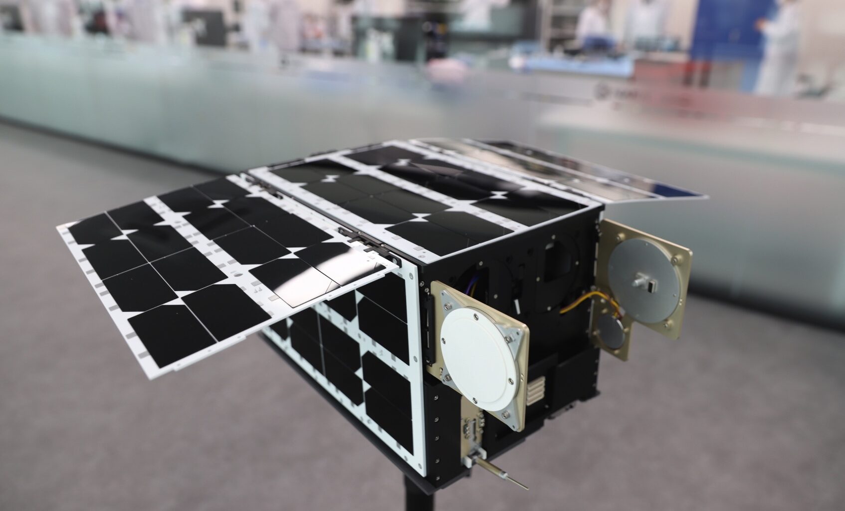 Steam thruster entrusted to raise orbit of Artemis 2 cubesat