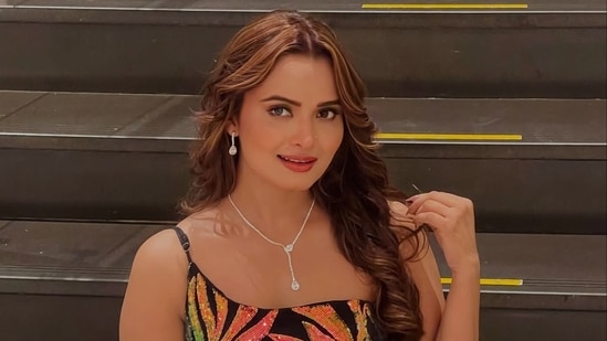 Neelam Giri aims to win Bigg Boss 19, prioritising strength and sincerity over controversy. 