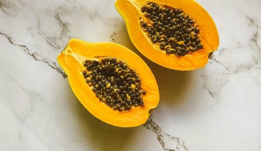 Eating papaya with seeds can detox your body. (Representative picture: Pexels)