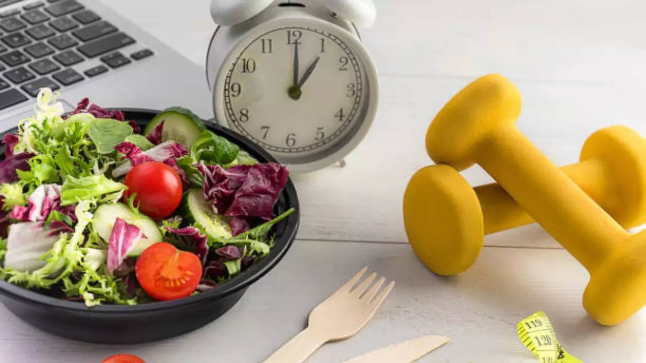 People who ate for less than 8 hours a day had 135% higher chances of cardiovascular mortality