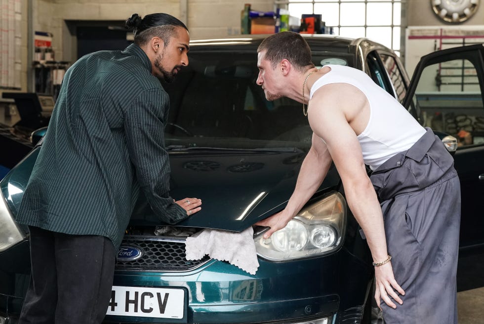 Ravi Gulari, Harry Mitchell, EastEnders ravi gulari, harry mitchell, eastenders