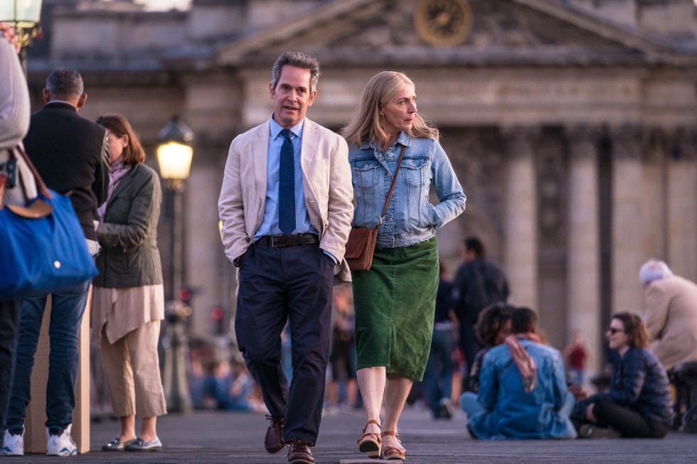 tom hollander, saskia reeves, us