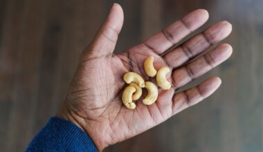 Are Cashews Good for You? We Asked Dietitians