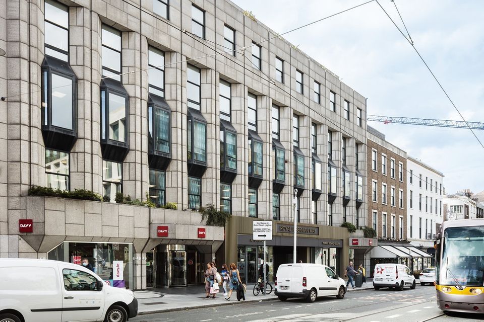 General shot of Dawson Street.