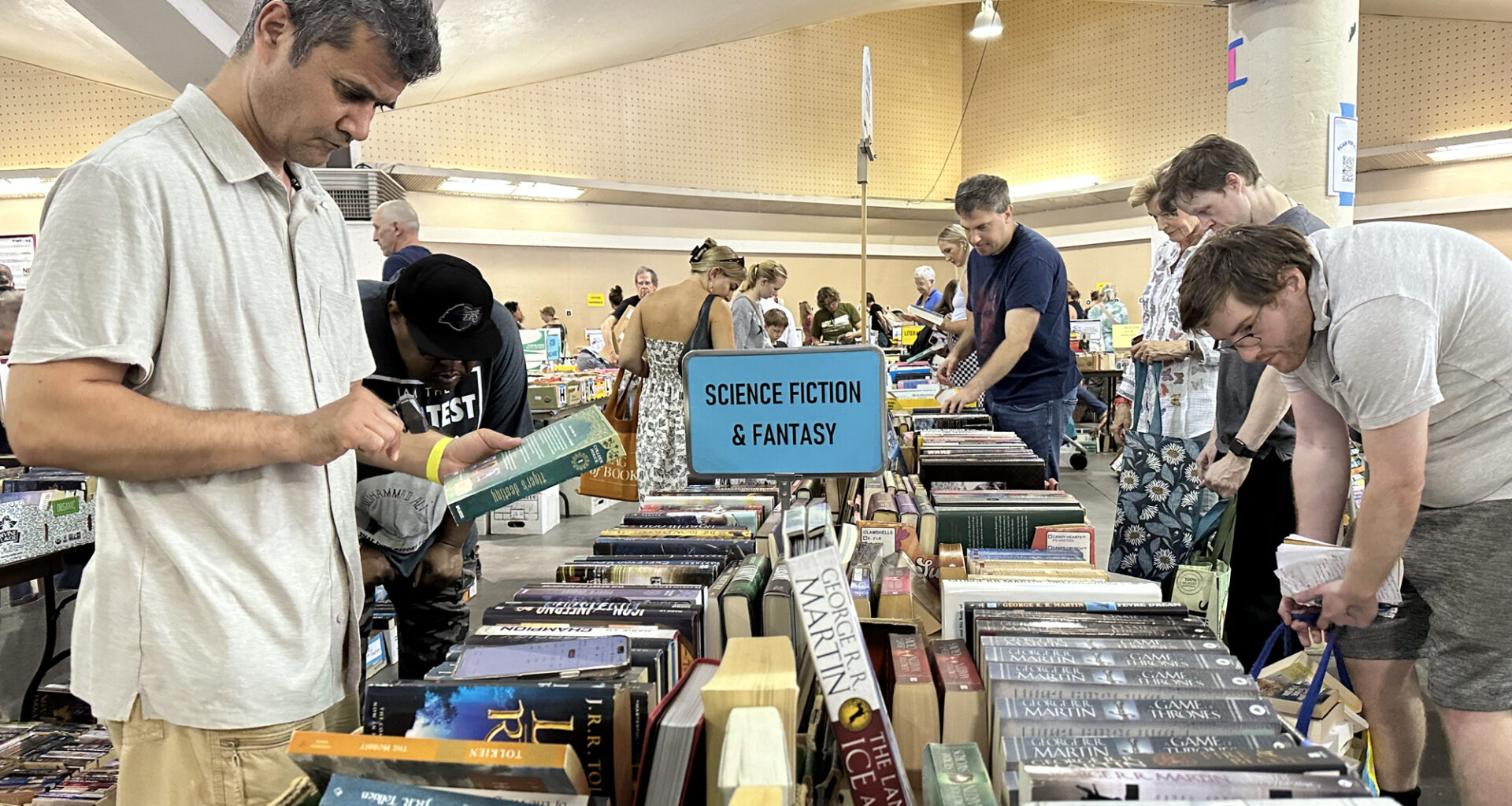 Shoppers Stock Up at Planned Parenthood Book Sale in Santa Barbara  | Local News