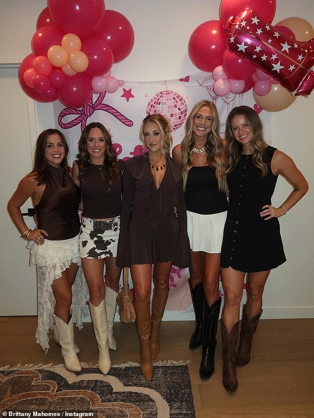 She went to Nashville for a weekend with her closest friends to celebrate her 30th birthday