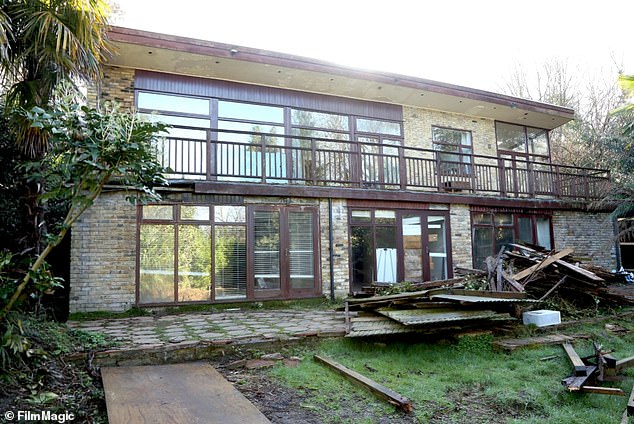 The couple happily set to work back in 2023 to make the gloomy 1950s five-bedroom house into something their architect later described as ‘inspired by... houses of the west coast of America which are familiar to the clients who spent many years living there’