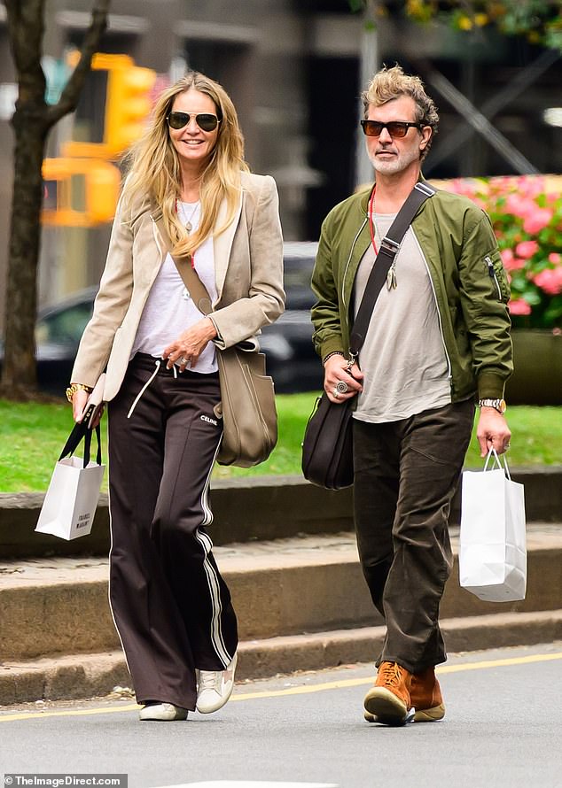 Elle Macpherson suffered an awkward mishap when she stepped out with her partner Doyle Bramhall on Monday