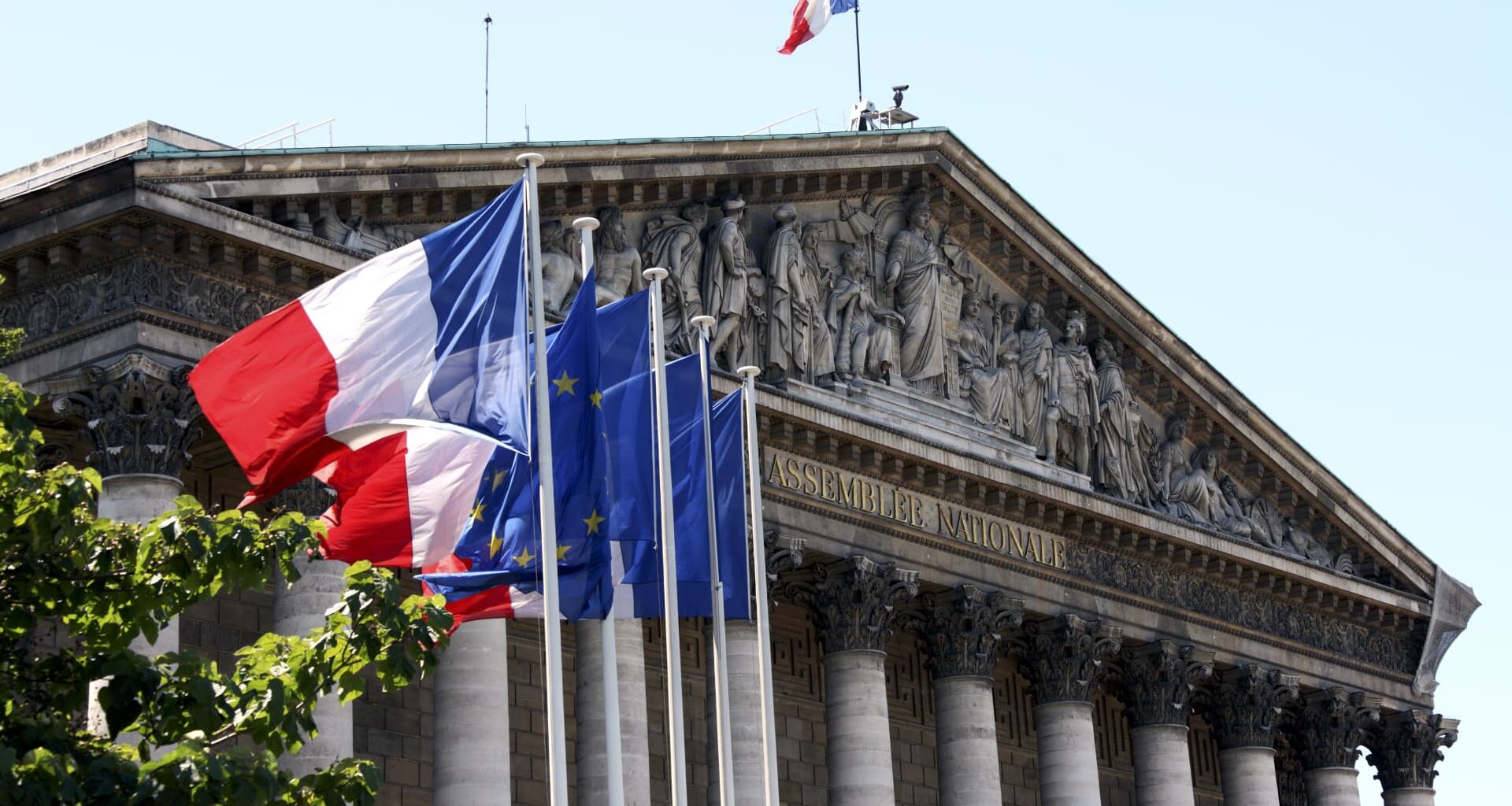 Wall Street eyes battered French assets as government faces collapse