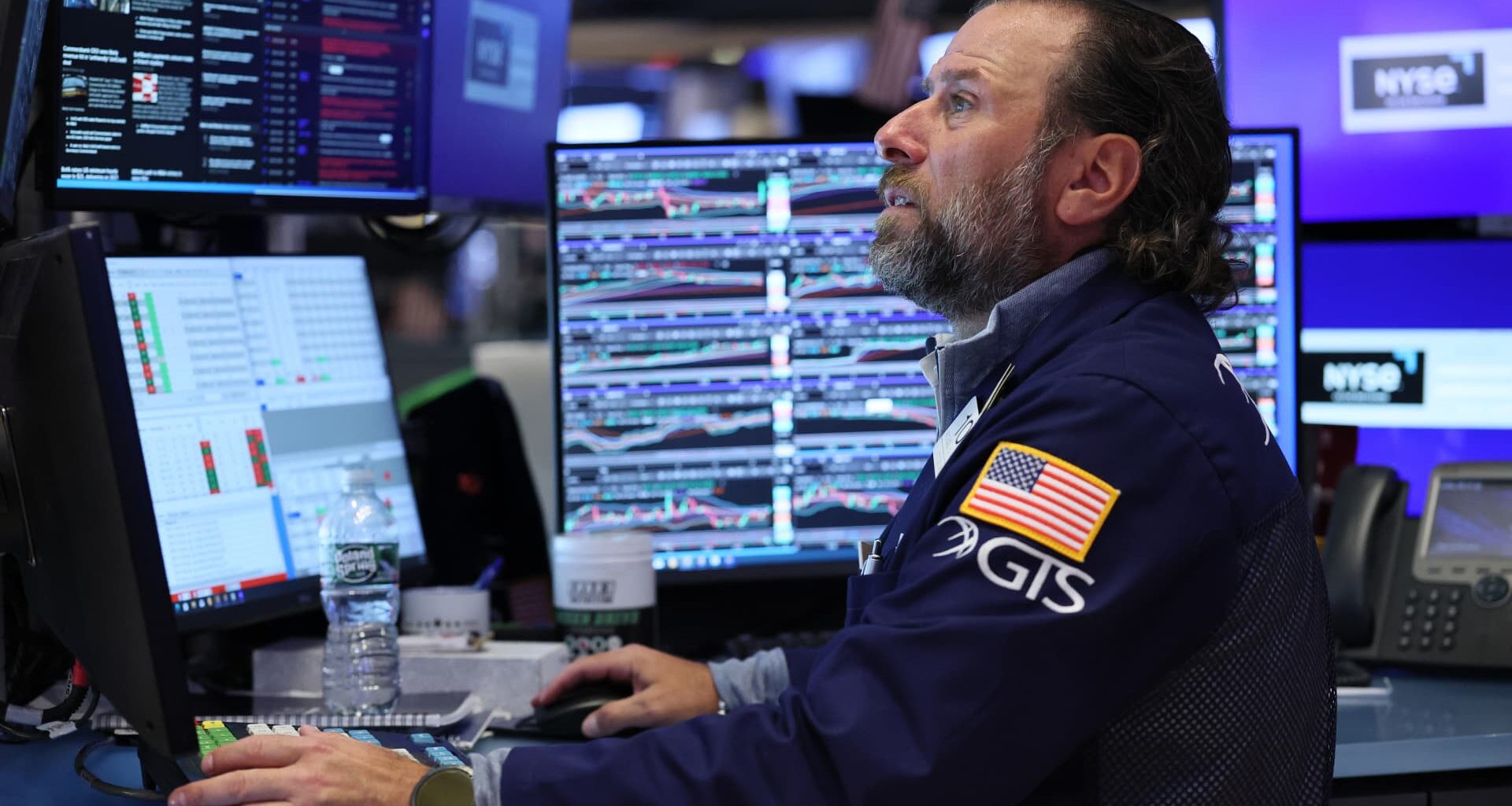 A semiconductor stock that's both an AI and nearshoring play