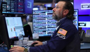 A semiconductor stock that's both an AI and nearshoring play