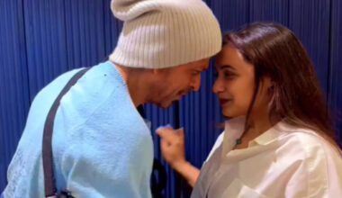 National Award Winners Shah Rukh Khan-Rani Mukerji Break Internet With Romantic Dance To Tu Pehli Tu Aakhri | Bollywood