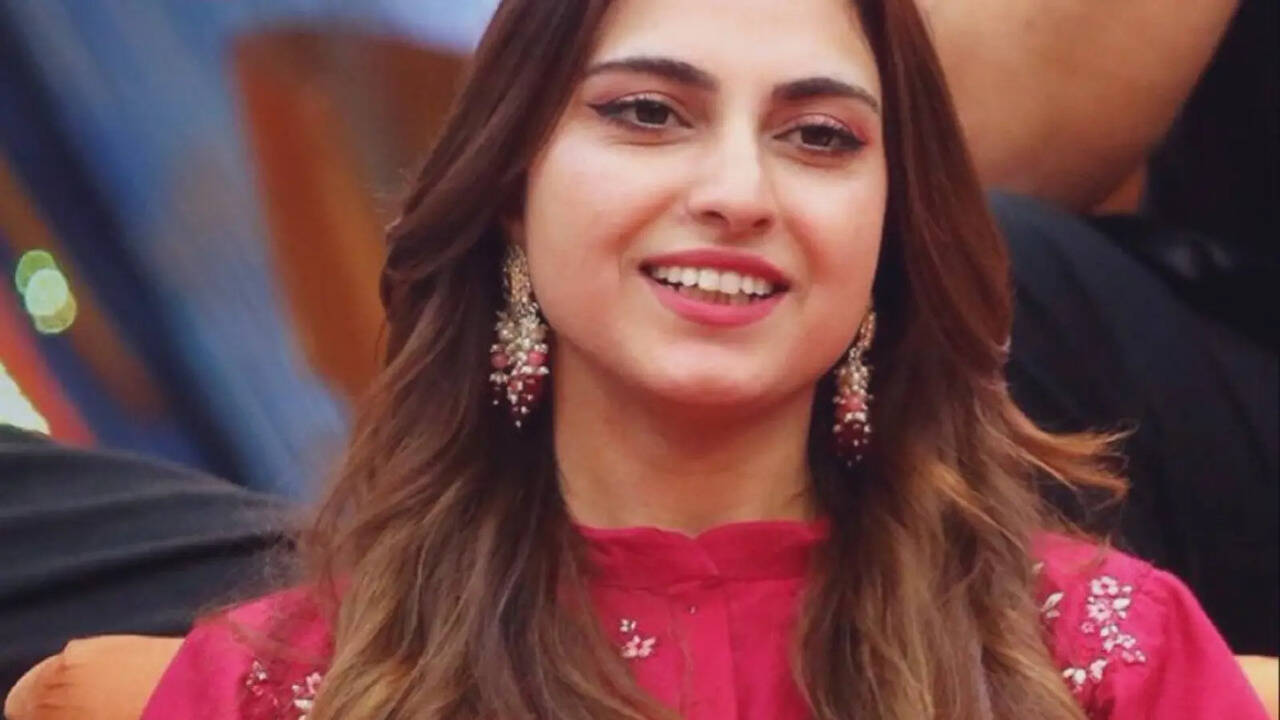 Bigg Boss 19 Episode 34 Written Updates: Farrhana Bhatt Beats Gaurav Khanna, Becomes Captain | TV