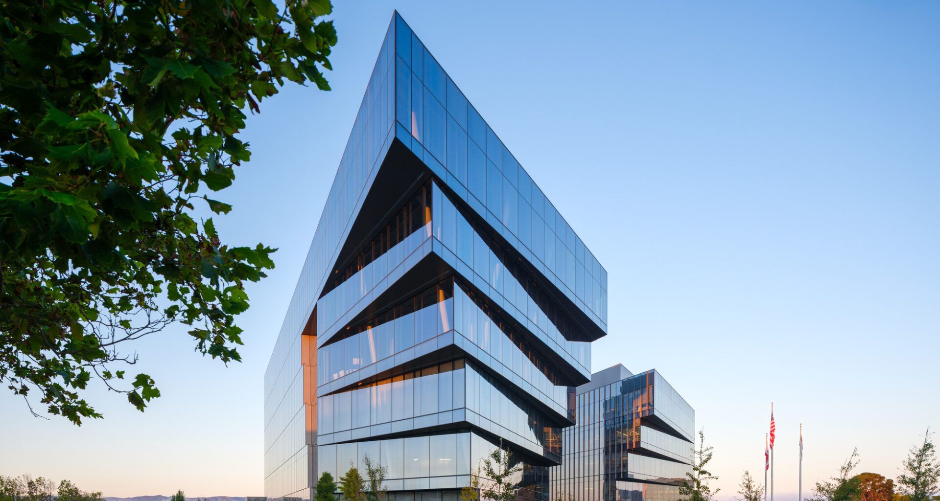 Healthpeak Properties Vantage Campus / Flad Architects