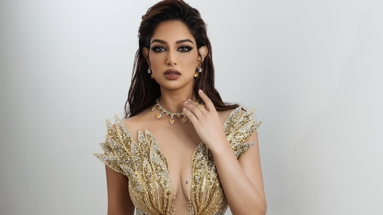 Harnaaz Sandhu reveals her beauty, weight loss secrets: 'I drink plenty of water with a pinch of salt to start my day' | Health