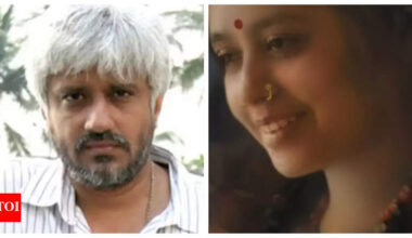 Vikram Bhatt mourns loss of mother Varsha Bhatt, pens emotional note: 'She was in pain for the last few months...' |