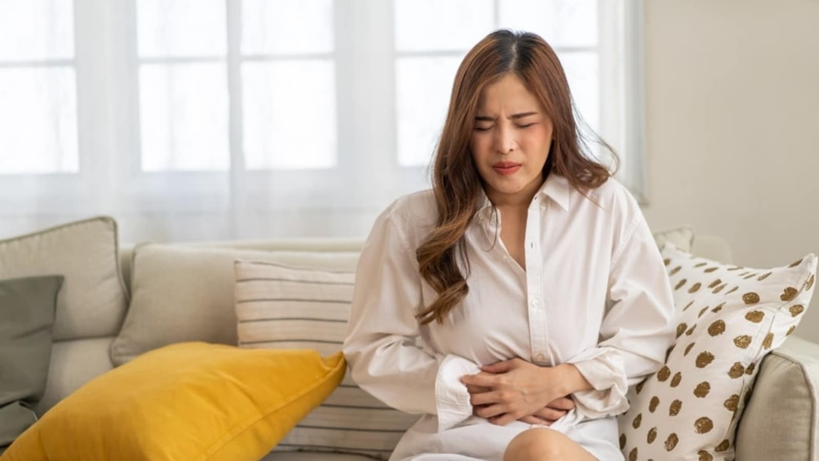 Laparoscopic surgeon warns women not to ignore abdominal pain, reveals 5 serious health issues it could indicate