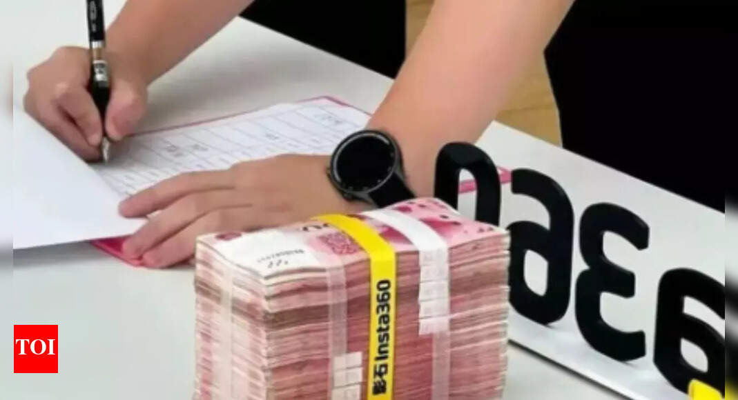 Lose weight to win rewards! How China’s million-yuan weight loss challenge is changing corporate wellness |